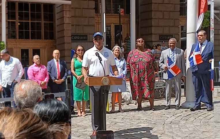 NYC iza por primera vez la bandera dominicana en Bowling Green, símbolo de la creciente influencia caribeña