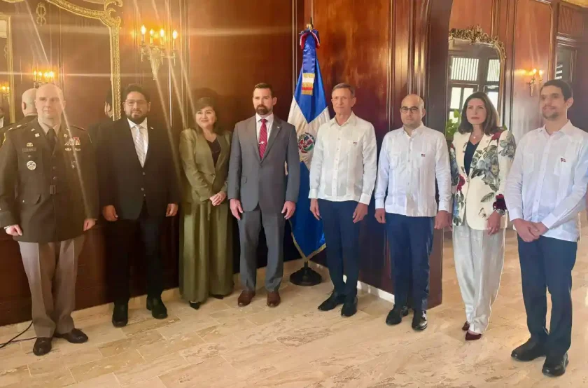 Delegación de EE. UU. visita RD