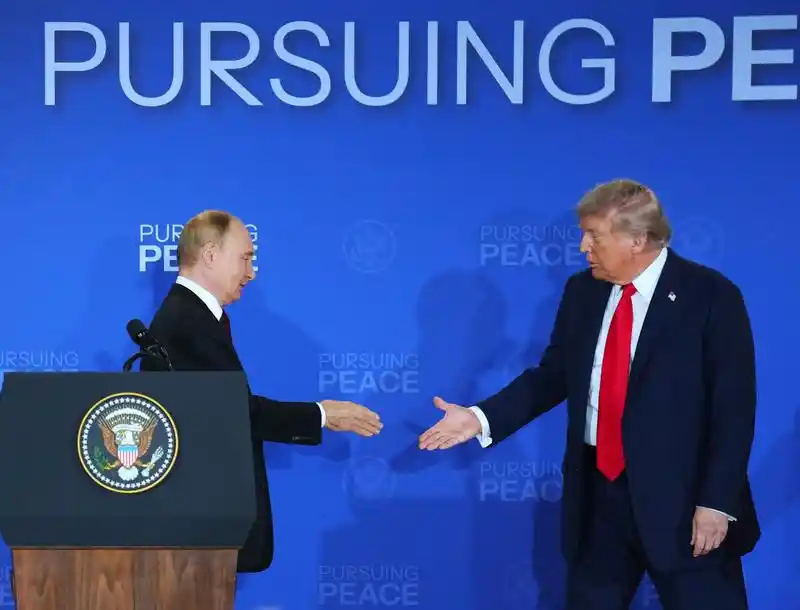 Cumbre histórica en Alaska: Trump y Putin avanzan sin acuerdo sobre Ucrania EEUU-ALASKA-ANCHORAGE-PUTIN-TRUMP-REUNION-CONFERENCIA DE PRENSA