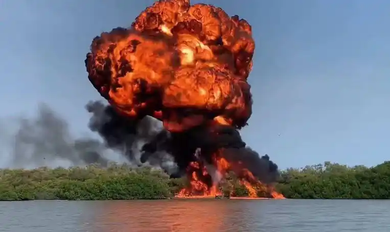 Militares venezolanos destruyen astillero clandestino en el noreste de Venezuela Militares venezolanos destruyen astilero clandestino en el noreste de Venezuela