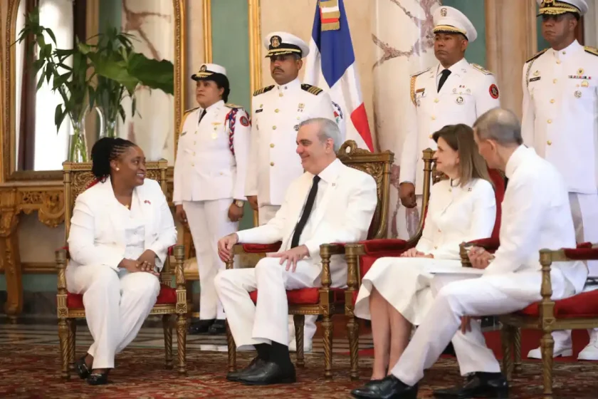 Abinader recibe cartas credenciales de siete nuevos embajadores en República Dominicana Abinader recibe cartas credenciales de siete nuevos embajadores en República Dominicana