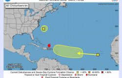 Huracán Erin se debilita a categoría 3, pero sigue generando lluvias intensas y marejadas peligrosas