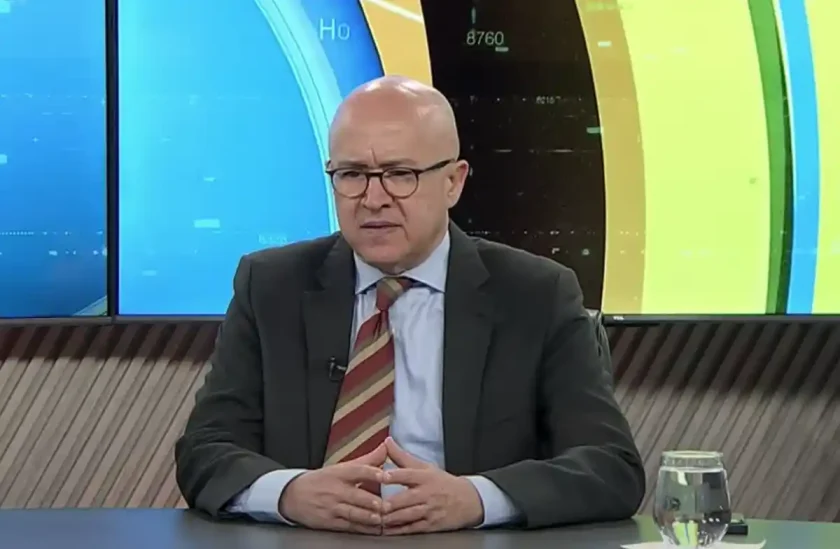 Francisco Domínguez Brito, arremetió contra la falta de visión y planificación del gobierno, lamentando la "miseria del discurso" político que, a su juicio, ignora temas fundamentales como la calidad educativa