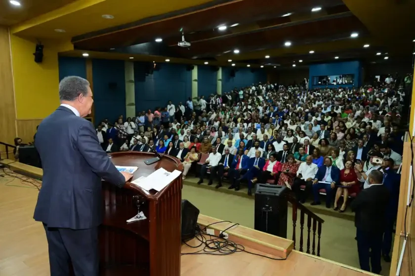 Leonel Fernández propone una IA con enfoque humano y ético en conferencia magistral de la UASD Santiago Leonel Fernández propone una IA con enfoque humano y ético en conferencia magistral de la UASD Santiago
