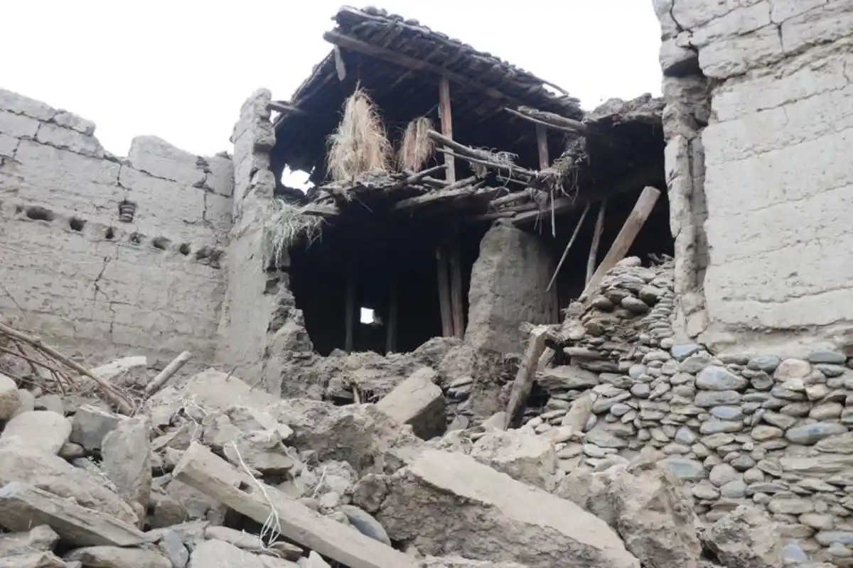 Terremoto en Afganistán deja 800 muertos y miles de heridos en Kunar