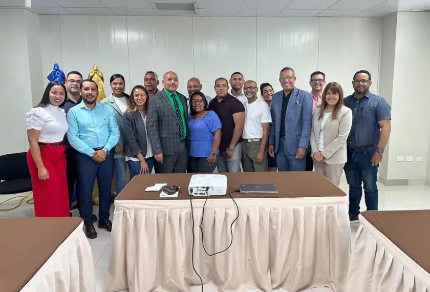 JCE e IESPEC inician curso sobre Registro Civil e identidad dirigido a periodistas JCE e IESPEC inician curso sobre Registro Civil e identidad dirigido a periodistas