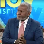 Exministro Melanio Paredes denuncia déficit de aulas y jóvenes Ninis en República Dominicana 2025