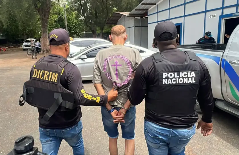 Policía Nacional captura implicado en asalto a un anciano de 82 años en Santiago que se viralizó en redes sociales Policía Nacional captura implicado en asalto a un anciano de 82 años en Santiago que se viralizó en redes sociales