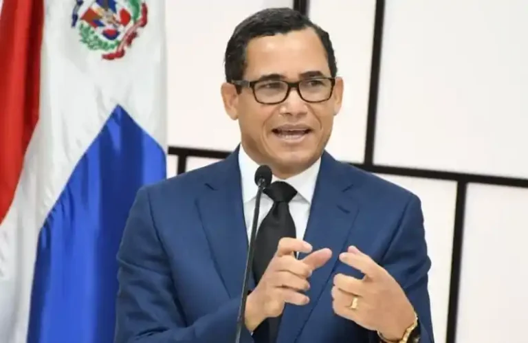 Eddy Olivares: “Código laboral se aprobará con cesantía”