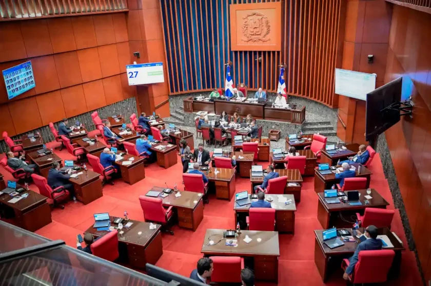 Senado eleva en RD$10,627 MM el tope de deuda 2025 Deuda pública: impacto del nuevo tope aprobado por el Senado
