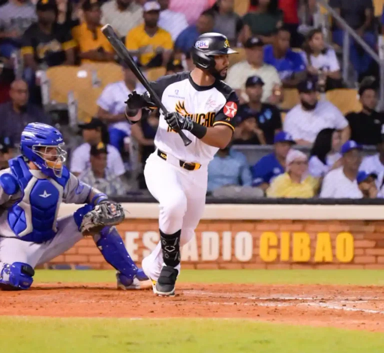 Águilas Cibaeñas blanquean 4-0 a los Tigres del Licey en el Estadio Cibao