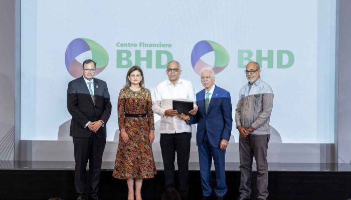 BHD dona RD$100M para preservar el histórico Ateneo de Santiago