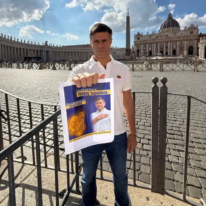 Maduro pide retirar nacionalidad a opositor Leopoldo López Maduro pide retirar nacionalidad a opositor Leopoldo López