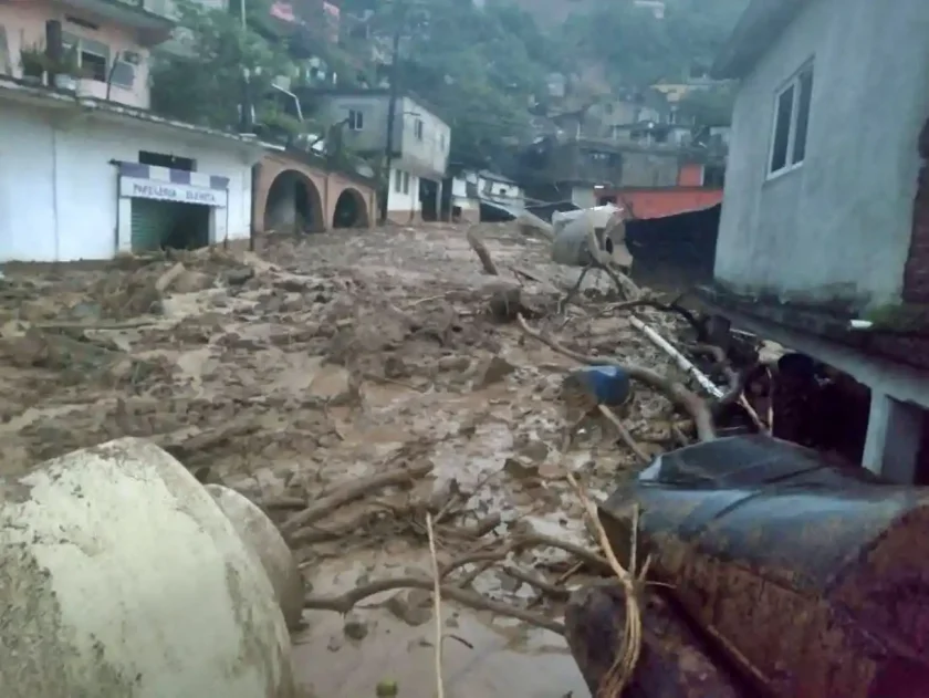 Al menos 24 muertos por intensas lluvias en México, reportan autoridades Al menos 24 muertos por intensas lluvias en México, reportan autoridades