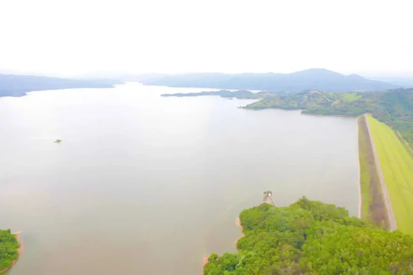 Huracán Melissa (cat. 5): 19 provincias en alerta por Lluvias Presas al límite: Abinader supervisa Hatillo y Monción por efectos Melissa