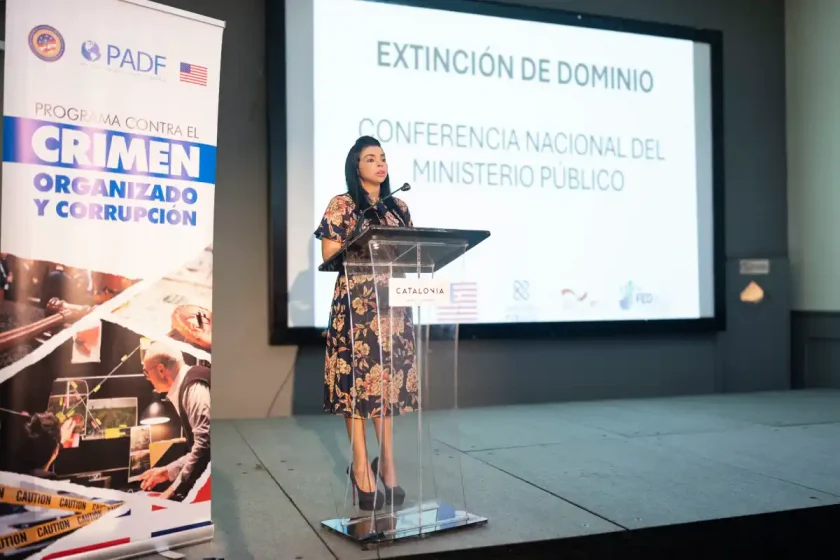 Yeni Berenice reafirma compromiso con la Ley de Extinción de Dominio en RD Yeni Berenice reafirma compromiso con la Ley de Extinción de Dominio en RD