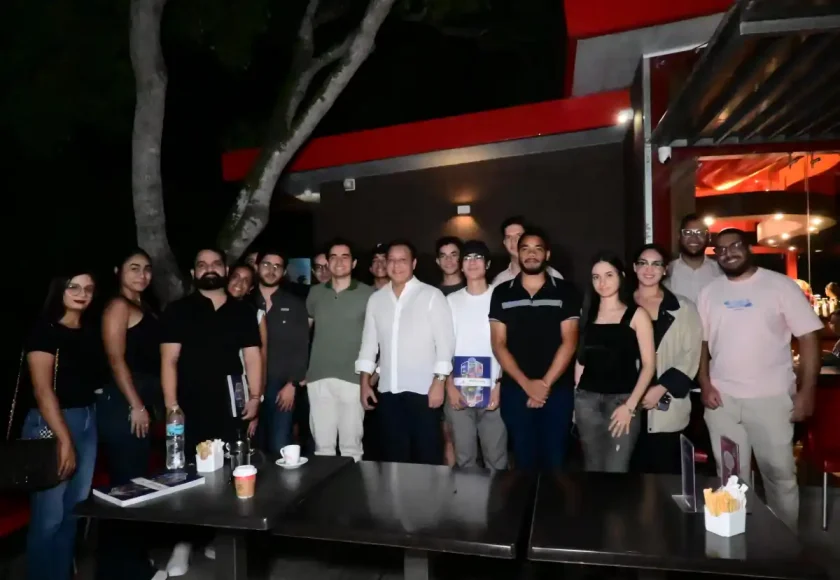 Abel Martínez motiva liderazgo juvenil en la PUCMM Abel Martínez motiva liderazgo juvenil en la PUCMM