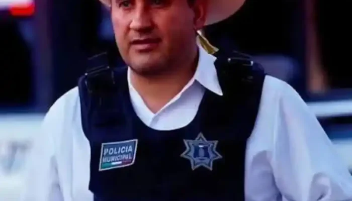 Muere alcalde mexicano Manzo tras sufrir atentado en evento público en México