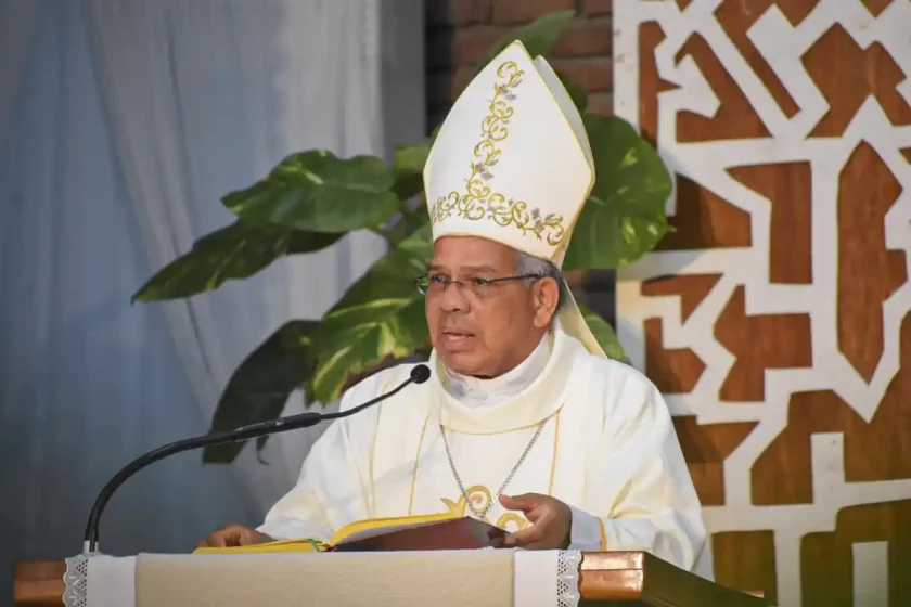 Arzobispo Ozoria revela suspensión de facultades por el Vaticano