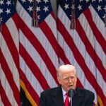 Trump dice que espacio aéreo de Venezuela debe considerarse completamente cerrado