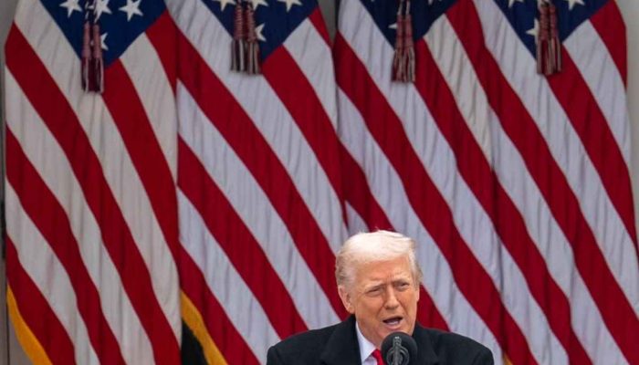 Trump dice que espacio aéreo de Venezuela debe considerarse completamente cerrado