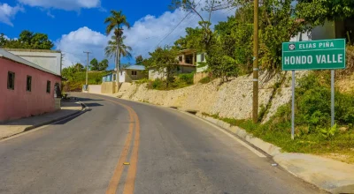 Abinader inaugura carretera El Cercado–Hondo Valle