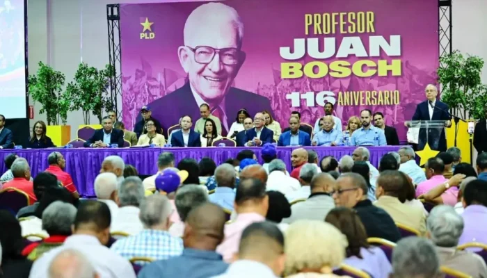 Danilo Medina impulsa la integración de jóvenes al PLD