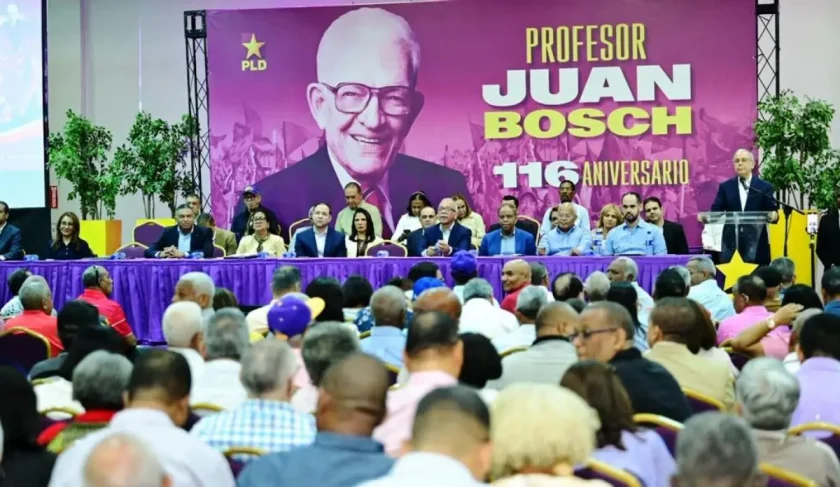 Danilo Medina impulsa la integración de jóvenes al PLD Danilo Medina impulsa la integración de jóvenes al PLD