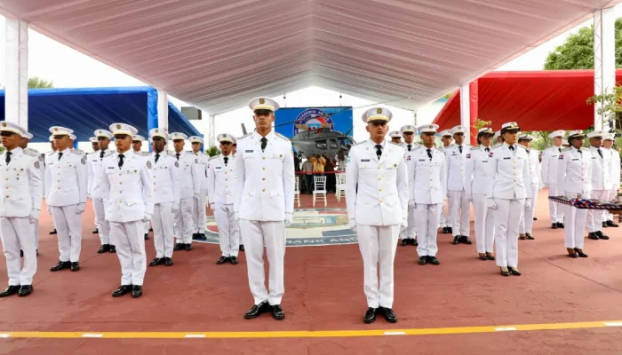 Presidente Abinader encabeza graduación de cadetes FARD