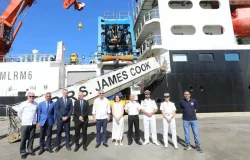 Abinader visita el RRS James Cook y destaca investigación geofísica en RD