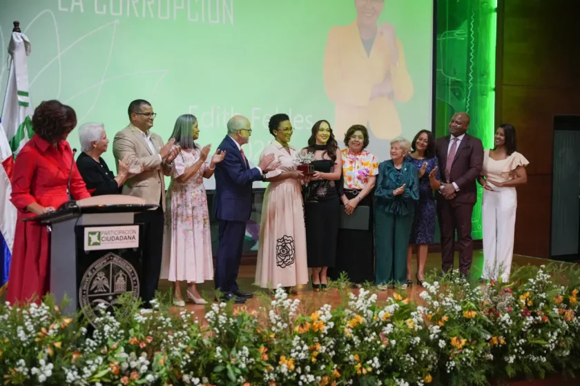 Reconocimiento a la Integridad 2025 para Edith Febles Reconocimiento a la Integridad 2025 para Edith Febles