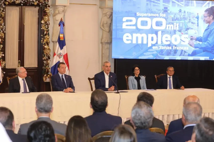 Récord histórico de 200,134 empleos en zonas francas RD Récord histórico de 200,134 empleos en zonas francas RD
