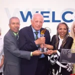 RoseMaryNews entrega “La Antorcha de la Democracia” a exalcalde Miami y reafirma compromiso con el sistema