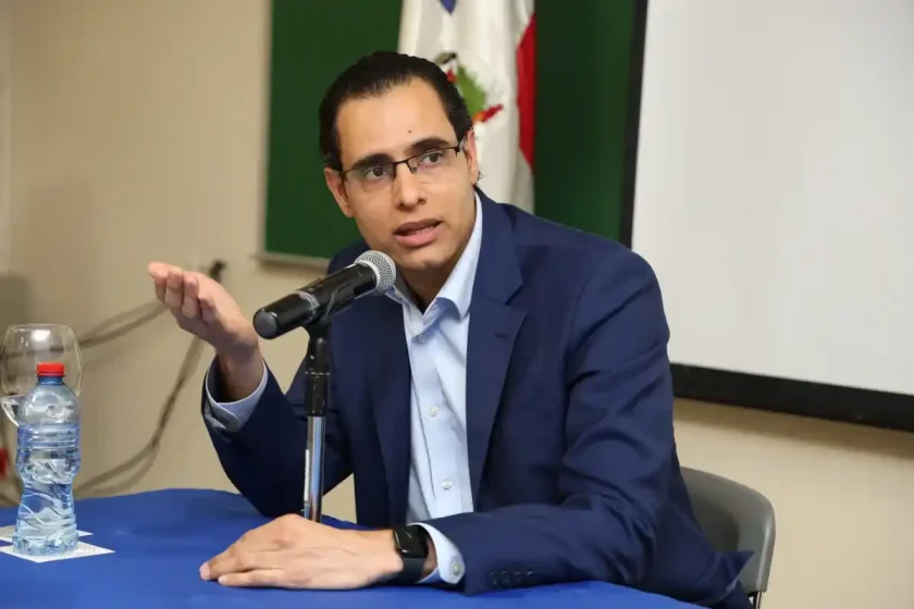 Juan Ariel aclara rumores sobre la banca dominicana