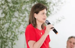 Raquel Peña y el valor del servicio público responsable