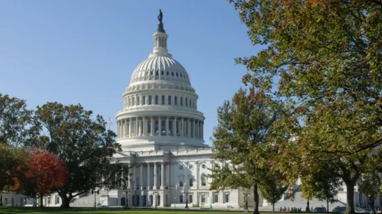 Senado de EEUU aprueba proyecto de ley de autorización de defensa de 901.000 millones de dólares para 2026