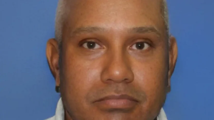 Chofer muere en ataque a tiros en Santiago Oeste