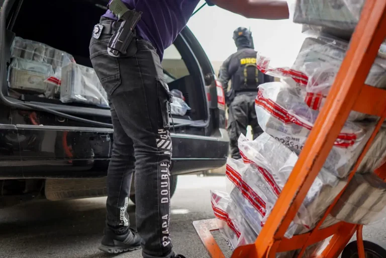 Incautan 863 paquetes de cocaína en Pedernales