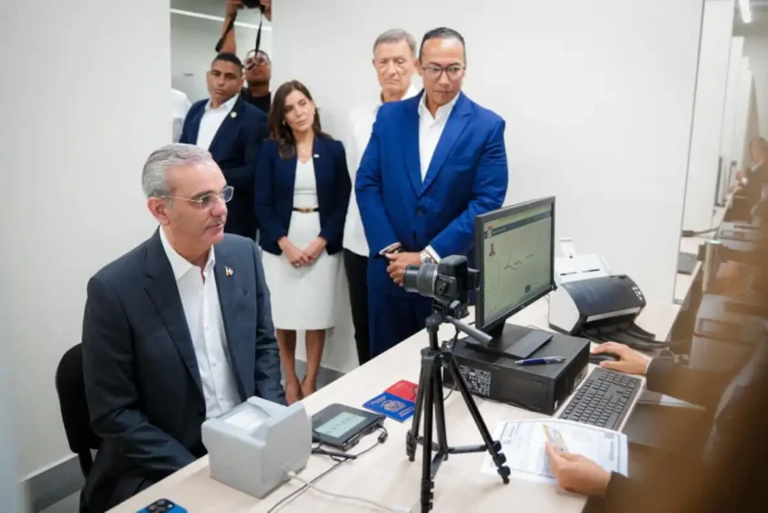 RD inicia implementación del pasaporte electrónico dominicano RD inicia implementación del pasaporte electrónico dominicano
