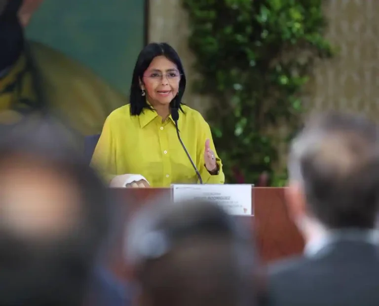 Delcy Rodríguez asume como presidenta interina tras captura de Maduro