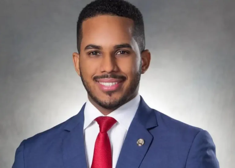 Abinader destituye al rector del ITLA