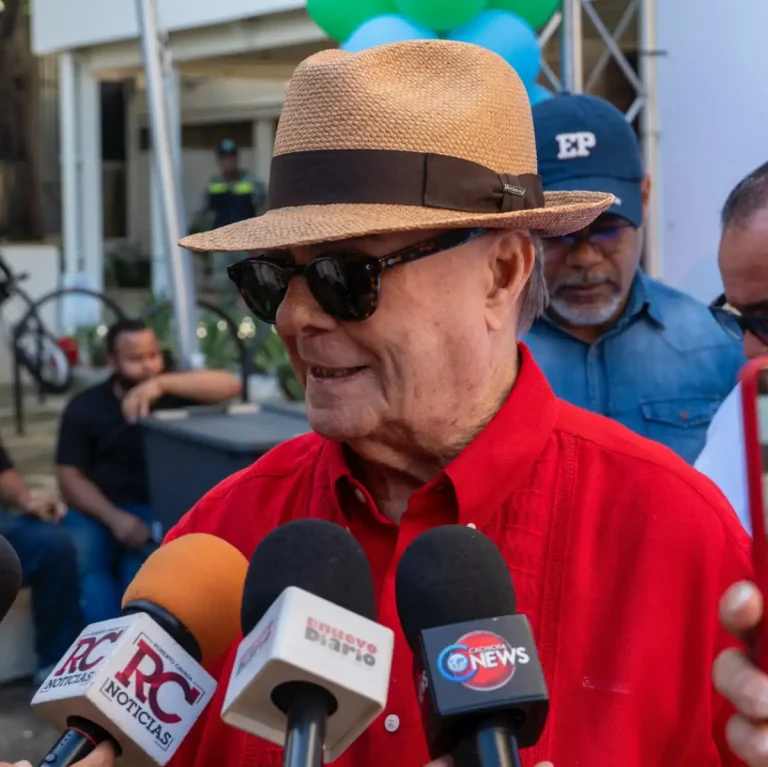 Hipólito Mejía pide a Abinader frenar cancelaciones de militantes del PRM