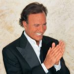 Julio Iglesias es acusado de agresión sexual por dos extrabajadoras