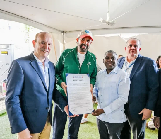 Santiago declara visitante distinguido a Juan Luis Guerra