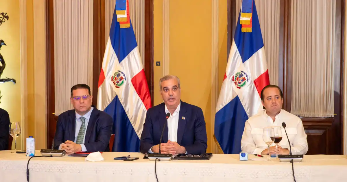 Empresarios prometen no subir alimentos pese a crisis del petróleo