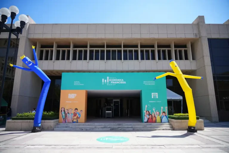 Asociación Cibao lleva educación financiera a 300 jóvenes en el Centro León