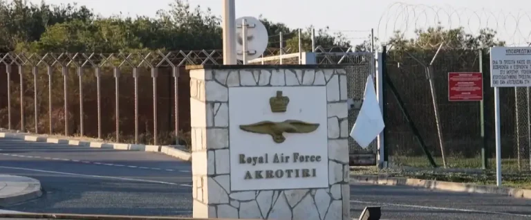 Base aérea británica en Akrotiri, Chipre, golpeada por dron