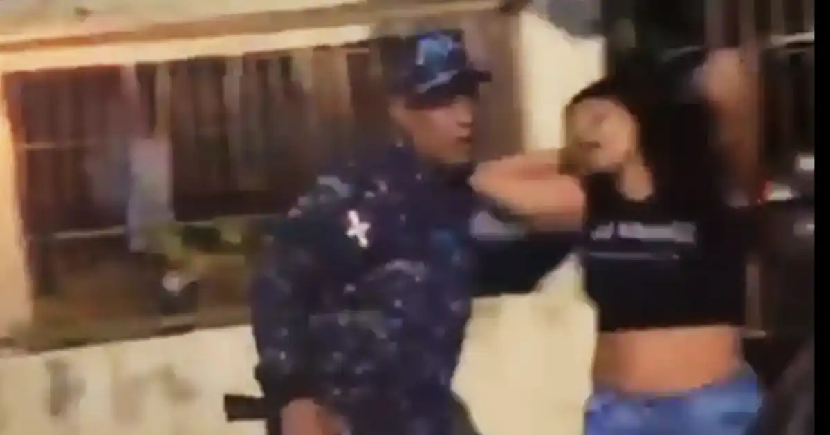 Coronel con historial de violencia agrede mujer y PN lo suspende Coronel con historial de violencia agrede mujer y PN lo suspende