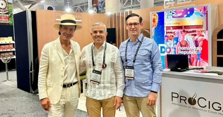 Cigarros premium República Dominicana elaboración artesanal exportación mundial INTABACO 2026