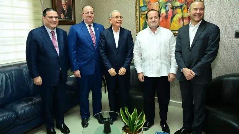 PLD espera plan del Gobierno ante crisis por guerra en Irán Danilo Medina y José Ignacio Paliza reunidos en sede del PLD por crisis Medio Oriente